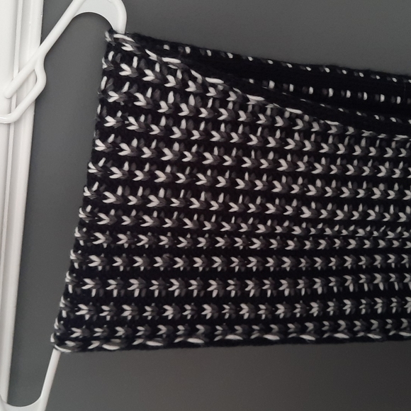 Warm scarf - Picture 4 of 4